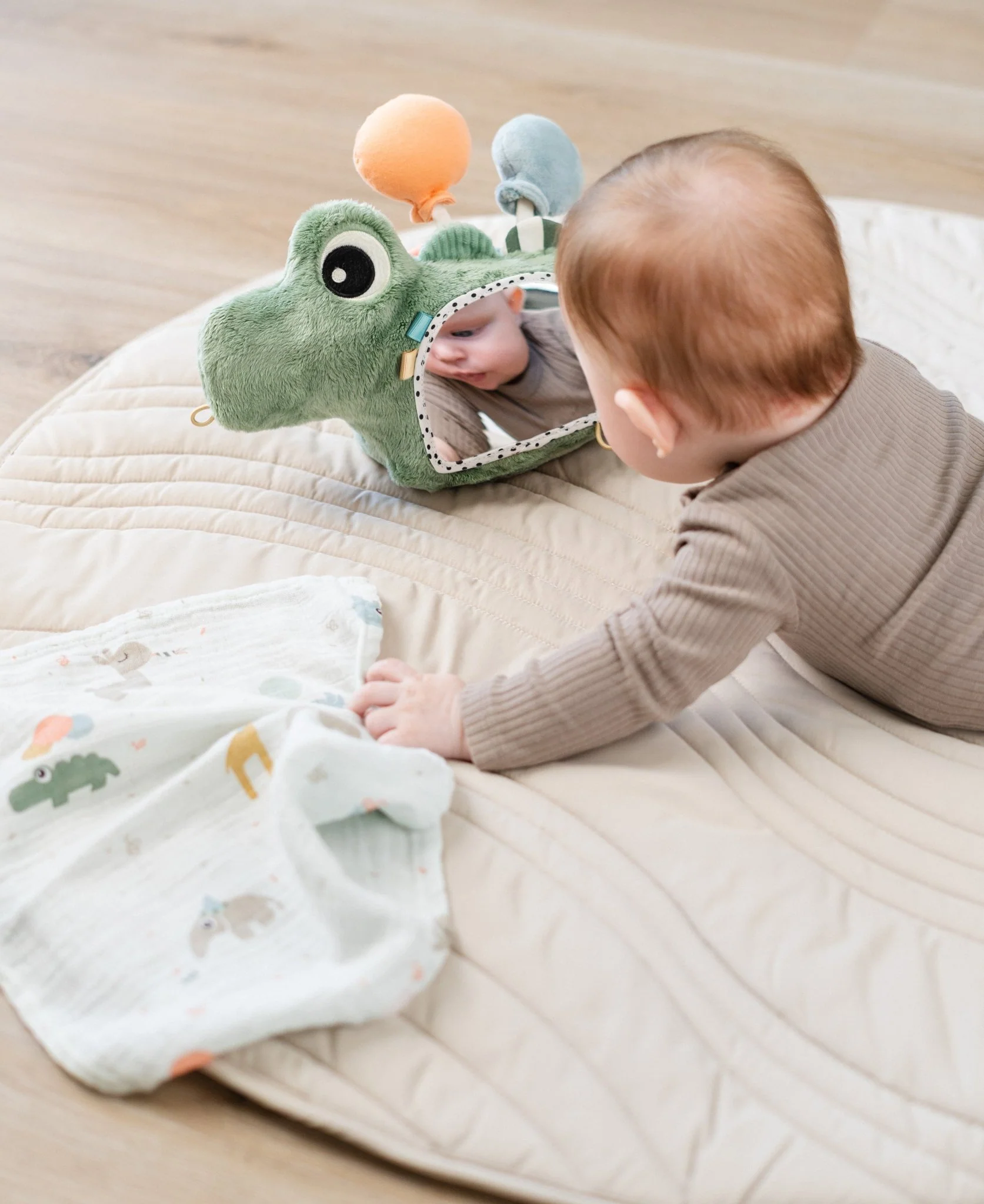 Activiteitenspeeltje met spiegel - Activity floor mirror Croco Green - Image 6