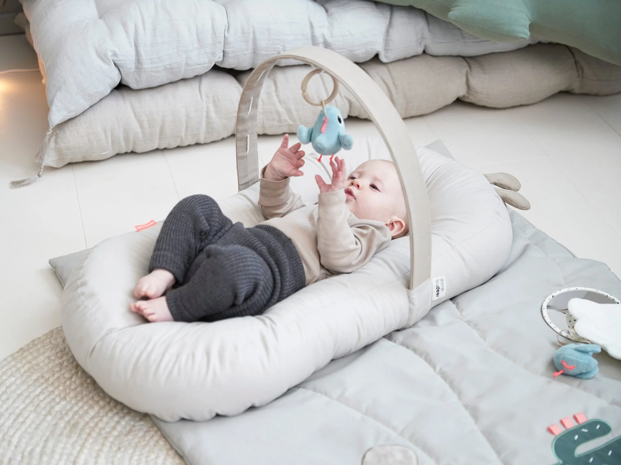Cozy lounger met speelboog - Raffi Sand - Image 11