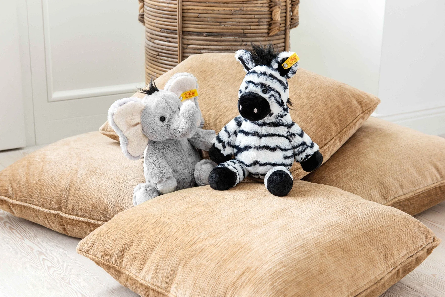 Knuffel Olifant Ella Elephant - 30 cm - Image 2