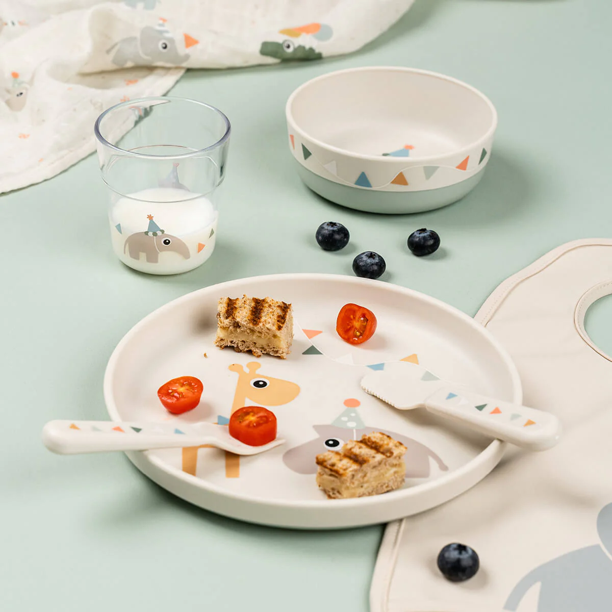 Bord met anti-slip rand - Foodie plate Celebration Sand - Image 2