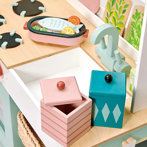 Houten Keuken Met Accessoires - Tender Leaf Toys - Image 5