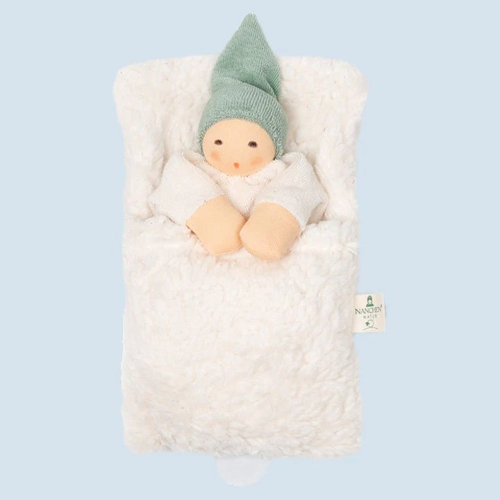 Muziekknuffel Nucki in bedje Salie - 22 cm