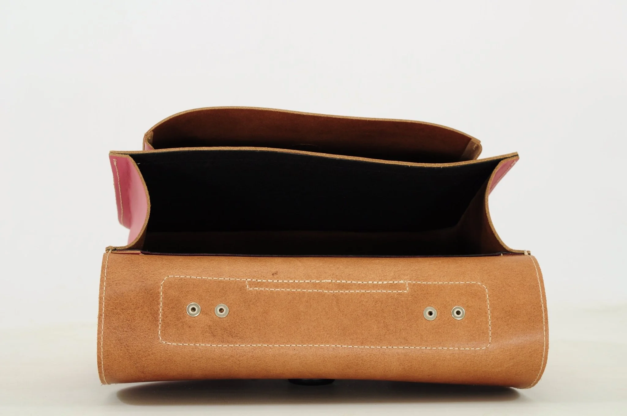 Lederen kleutertas met magneetsluiting - Rabbit Antique Pink - Image 4