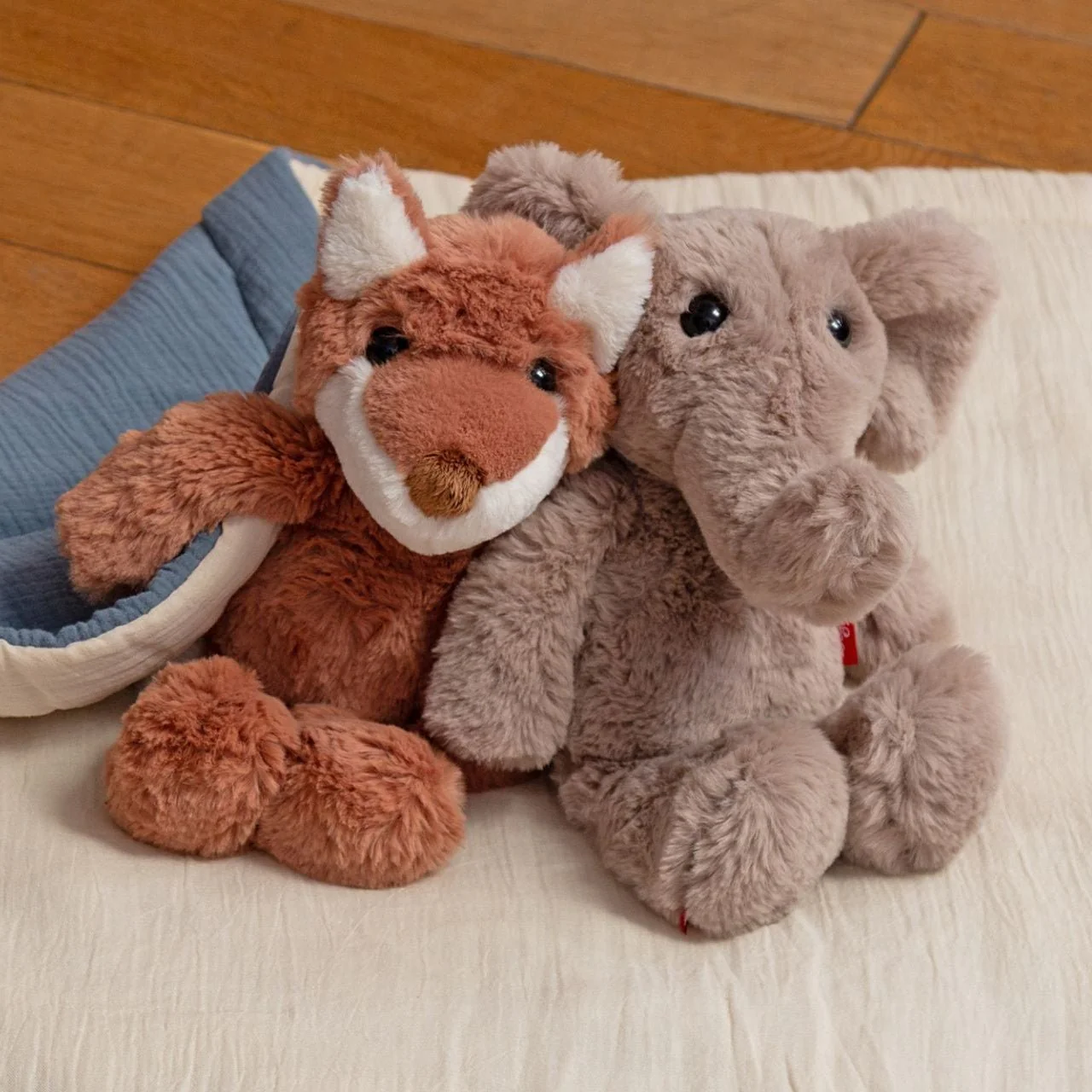 Knuffelvos Silky Soft Plush - 33 cm - Image 2