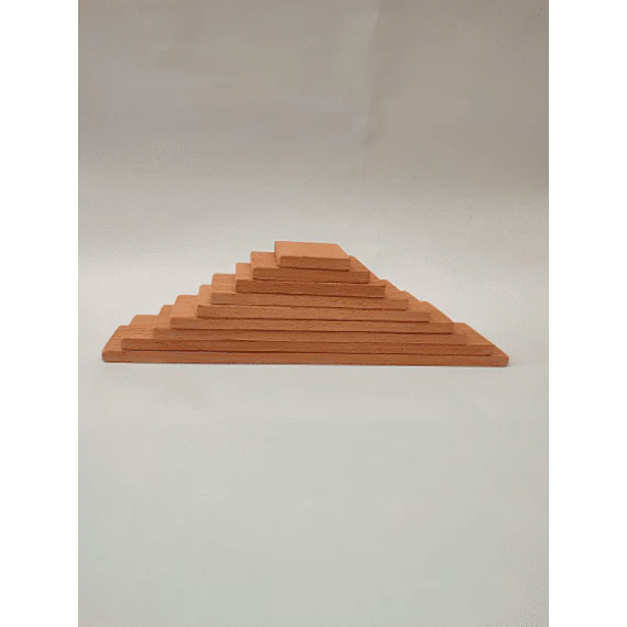 Piramide Met Natuurlijke Houtstructuren