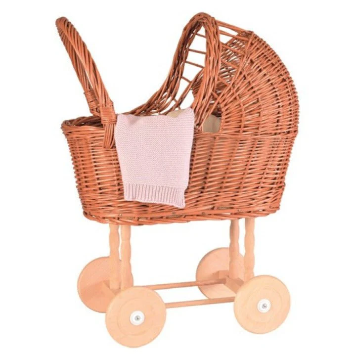 Rieten poppenwagen met gebreid tricot dekentje