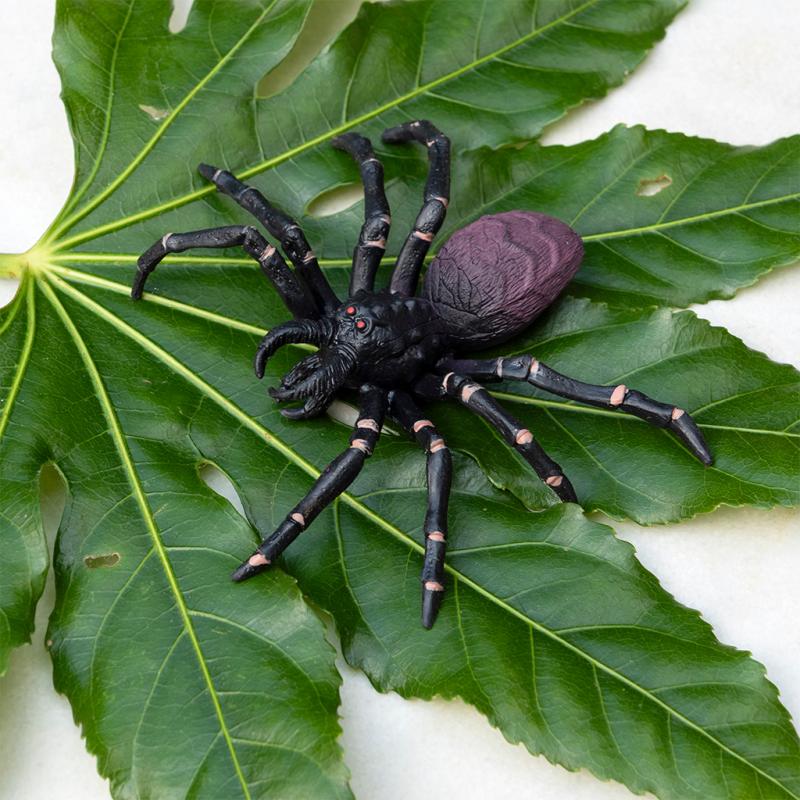 Spin Realistic Tarantula Toy - Image 2