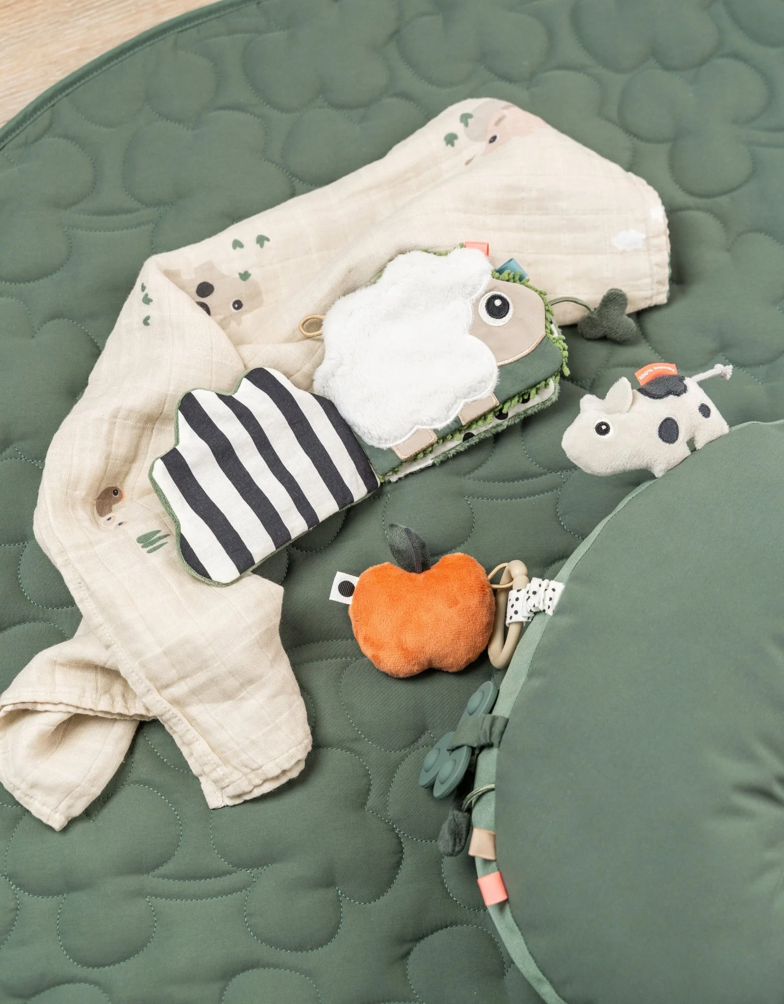 Sensorisch babyboekje - Tiny farm Colour mix - Image 9