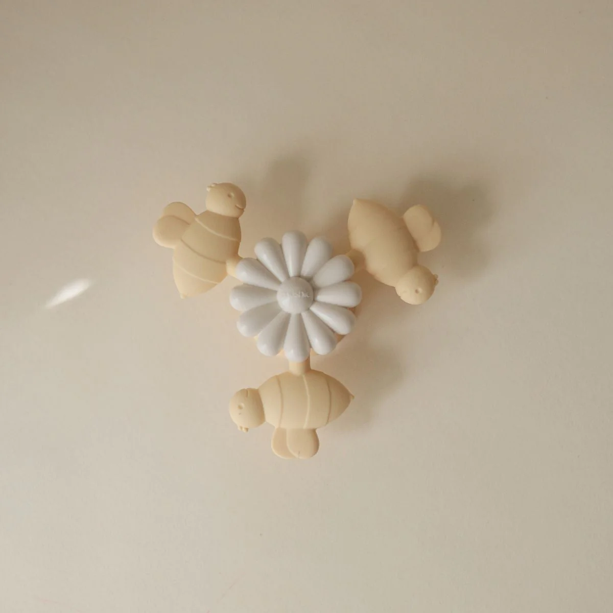 Spinner met zuignap - Suction Spinner Toy Bee - Image 4