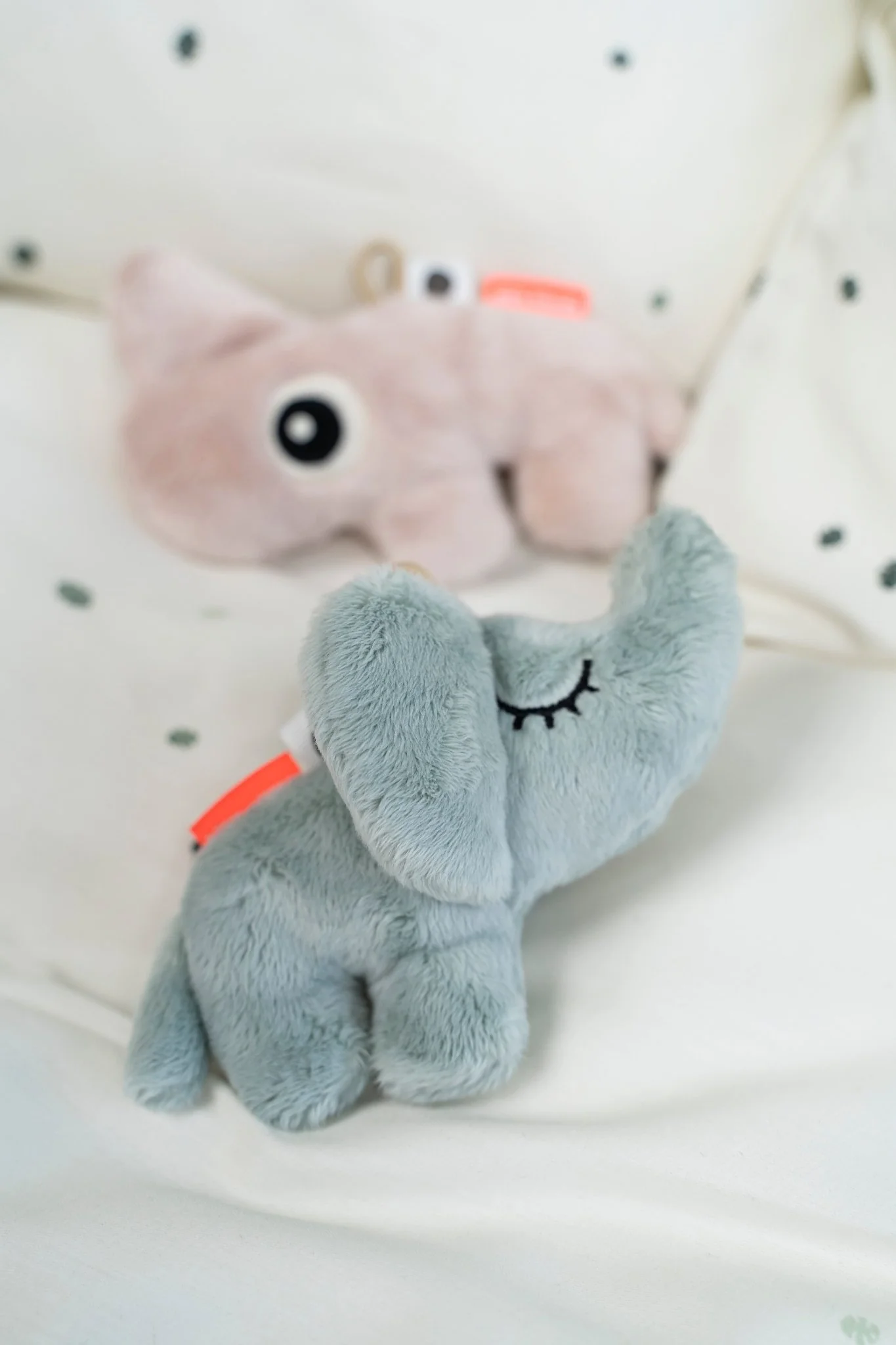 Babyspeeltje Tiny sensory rattle Elphee Blue - 10 cm - Image 7