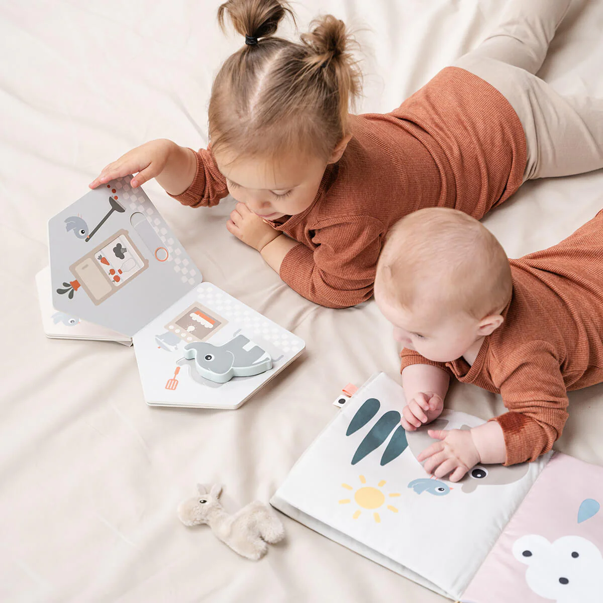 XL babyboekje Tummy Time Soft Book - Deer friends Colour Mix - Image 7